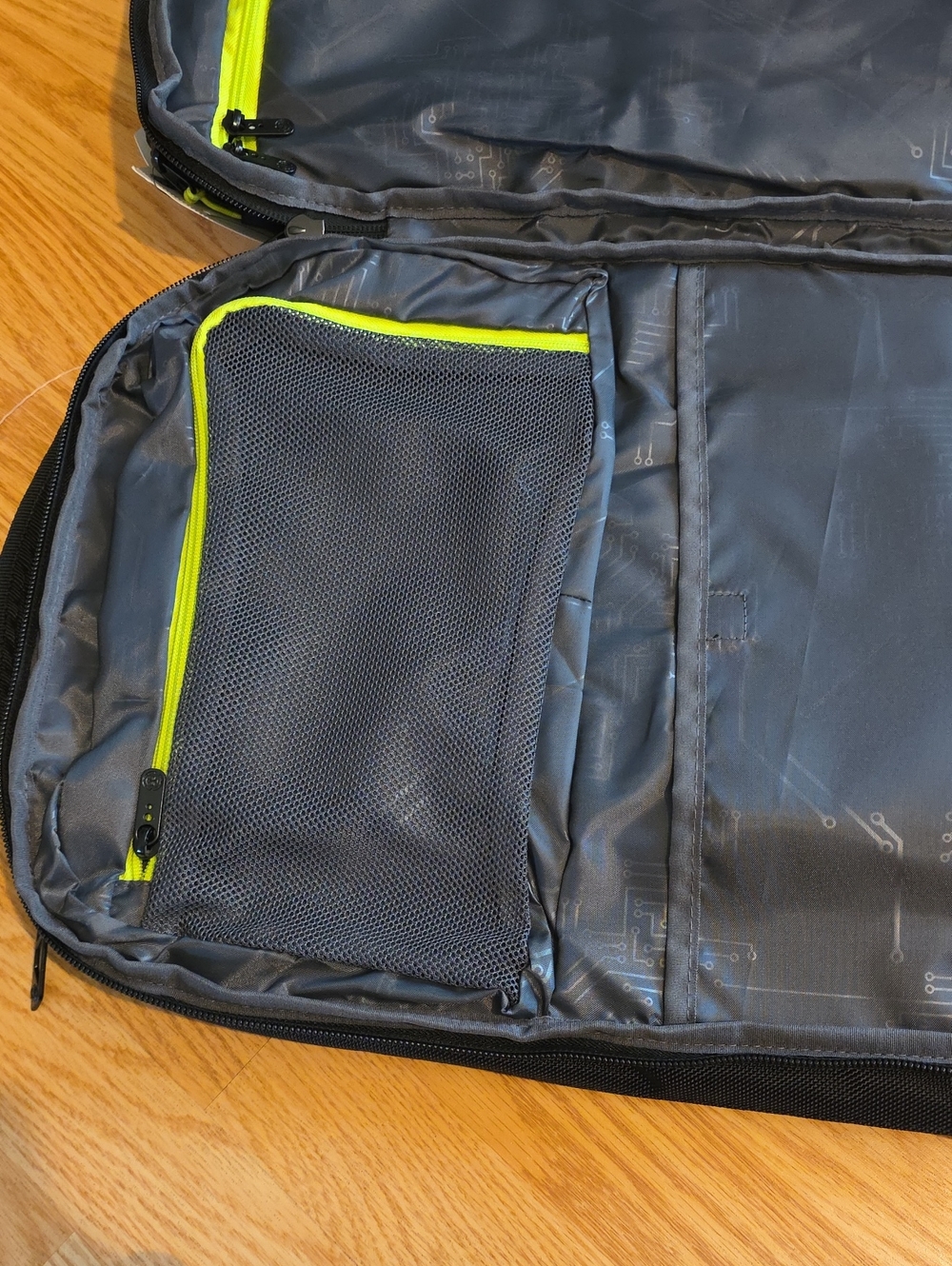 SwissGear Black Travel Backpack - Picture 7 of 14